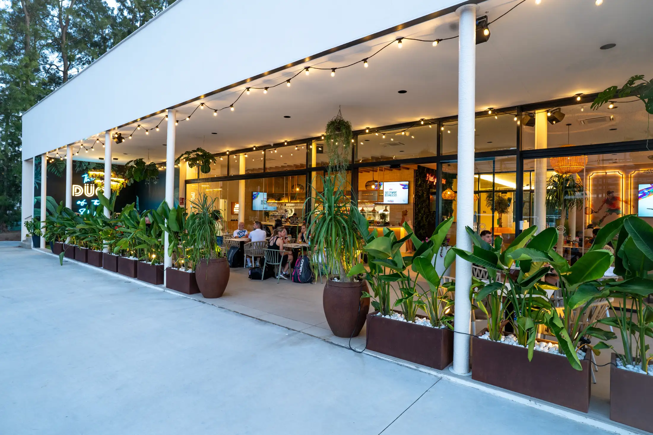 DUO Sports Kitchen Relaxed Terrace